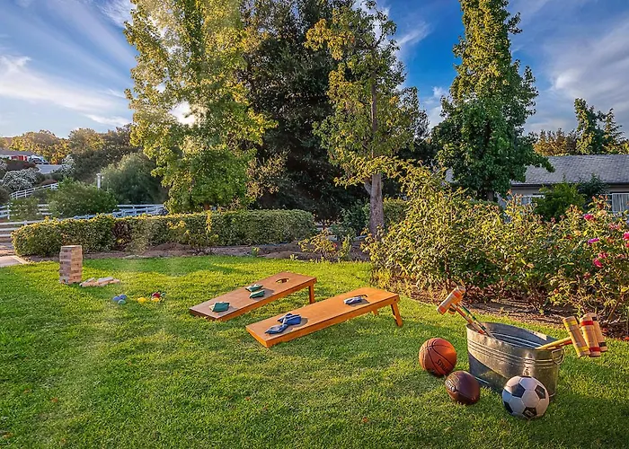 The Oaktree Estate By Fieldtrip - 7 Acre Private Resort With Lake Pool Vineyard
